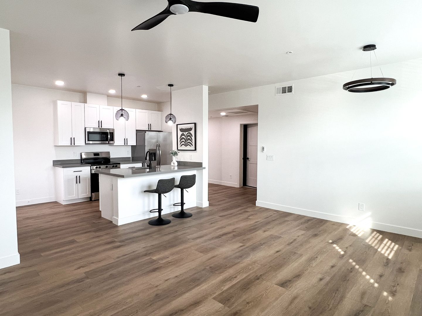 Phoenix Apartment: 1453 E Fillmore St