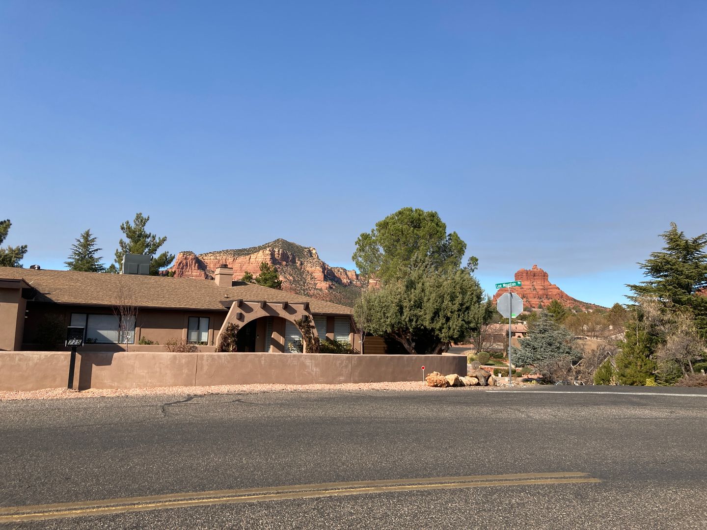 Sedona House: 725 Lee Mountain Rd