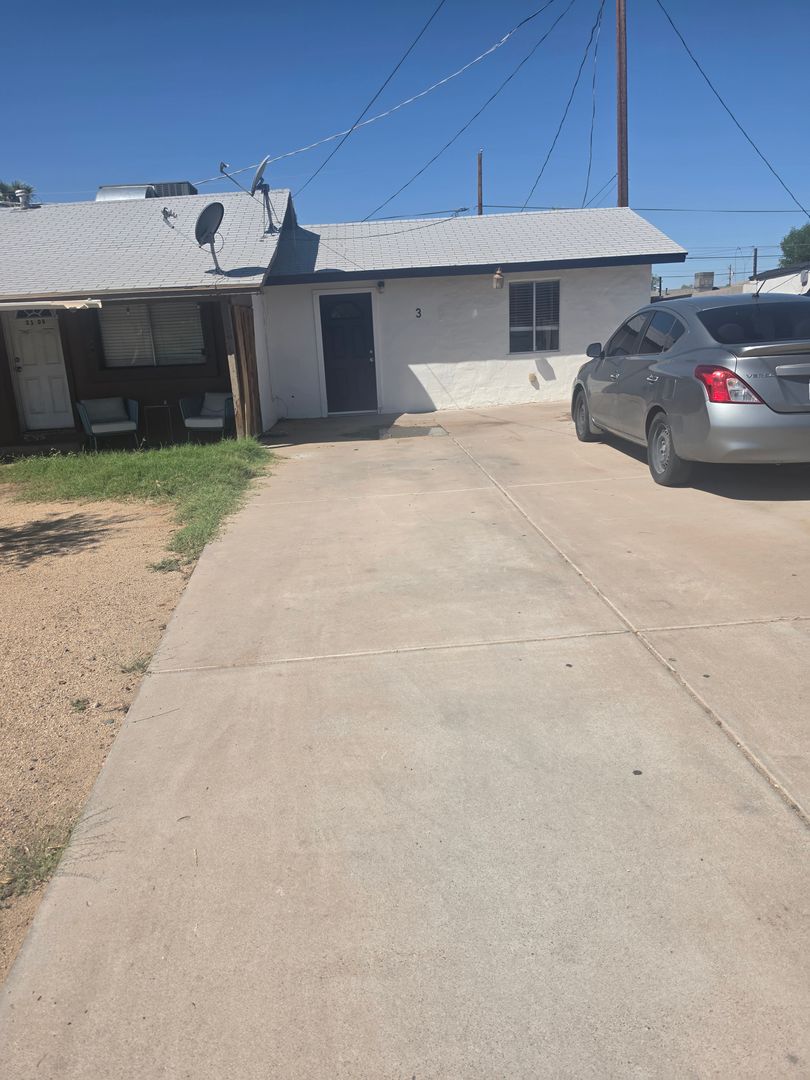 Phoenix Apartment: 2506 N 29th St