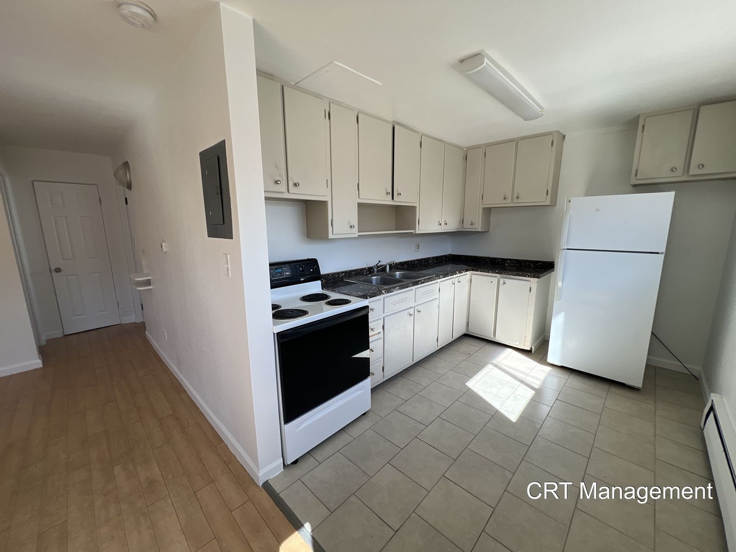 Aurora Apartment: 1400 Kingston Street #4