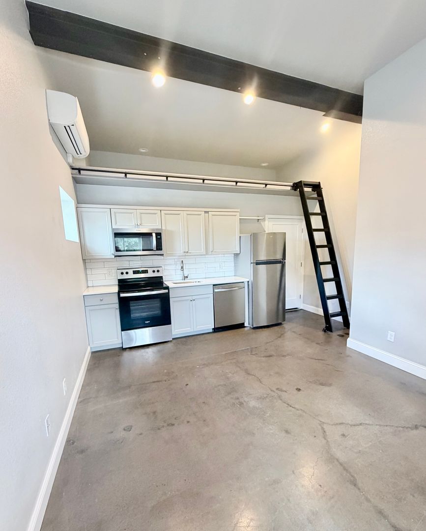 Denver Apartment: 3850 S Lowell Blvd