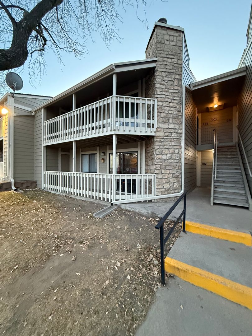 Denver Condo: 8225 E Fairmount Drive #10-102
