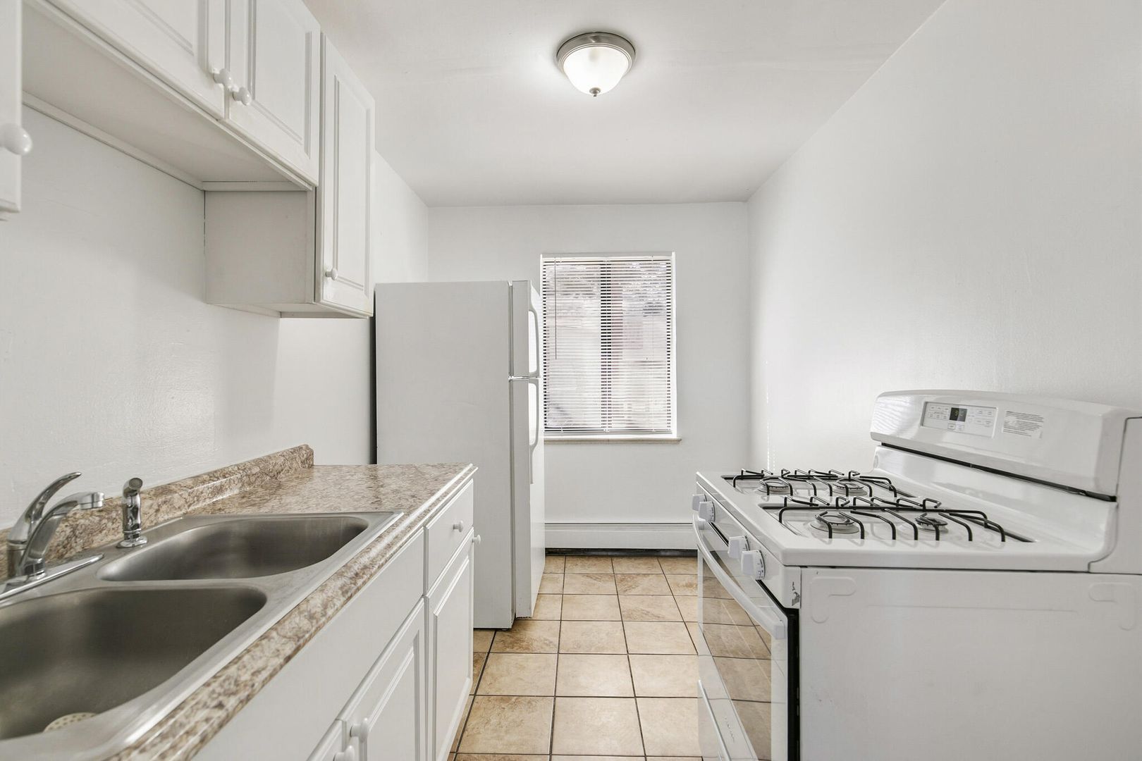 Aurora Apartment: 1467 Joliet Street #5