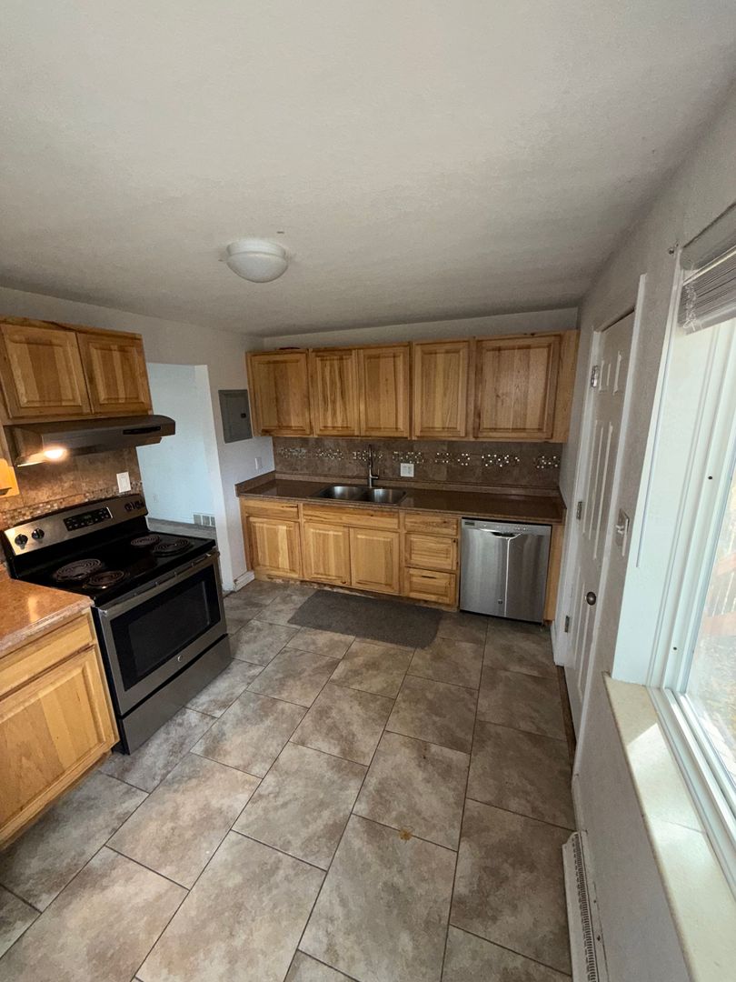 Lakewood Apartment: 7130 W 16th Place