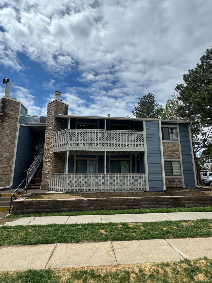 Denver Condo: 8600 E Alameda Avenue #22-101