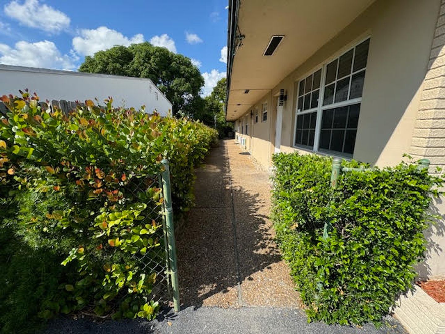 Ft. Lauderdale Apartment: 1329 NE 17 Ave