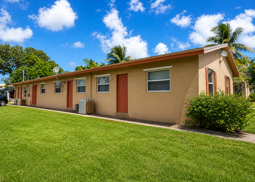The perfect 2/1 in Oakland Park! New kitchen w/ SS Appliances - Washer and Dryer in unit - $995 Security Deposit w/ approved credit! Close to all amenities – photo 1