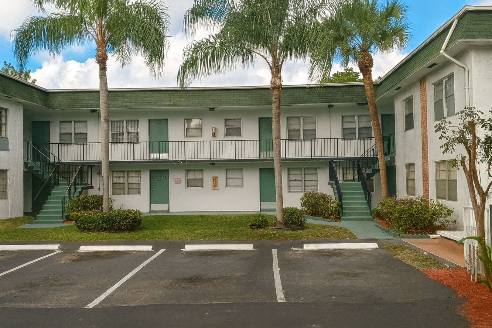 Pembroke Pines Apartment: 7777 Pines Blvd