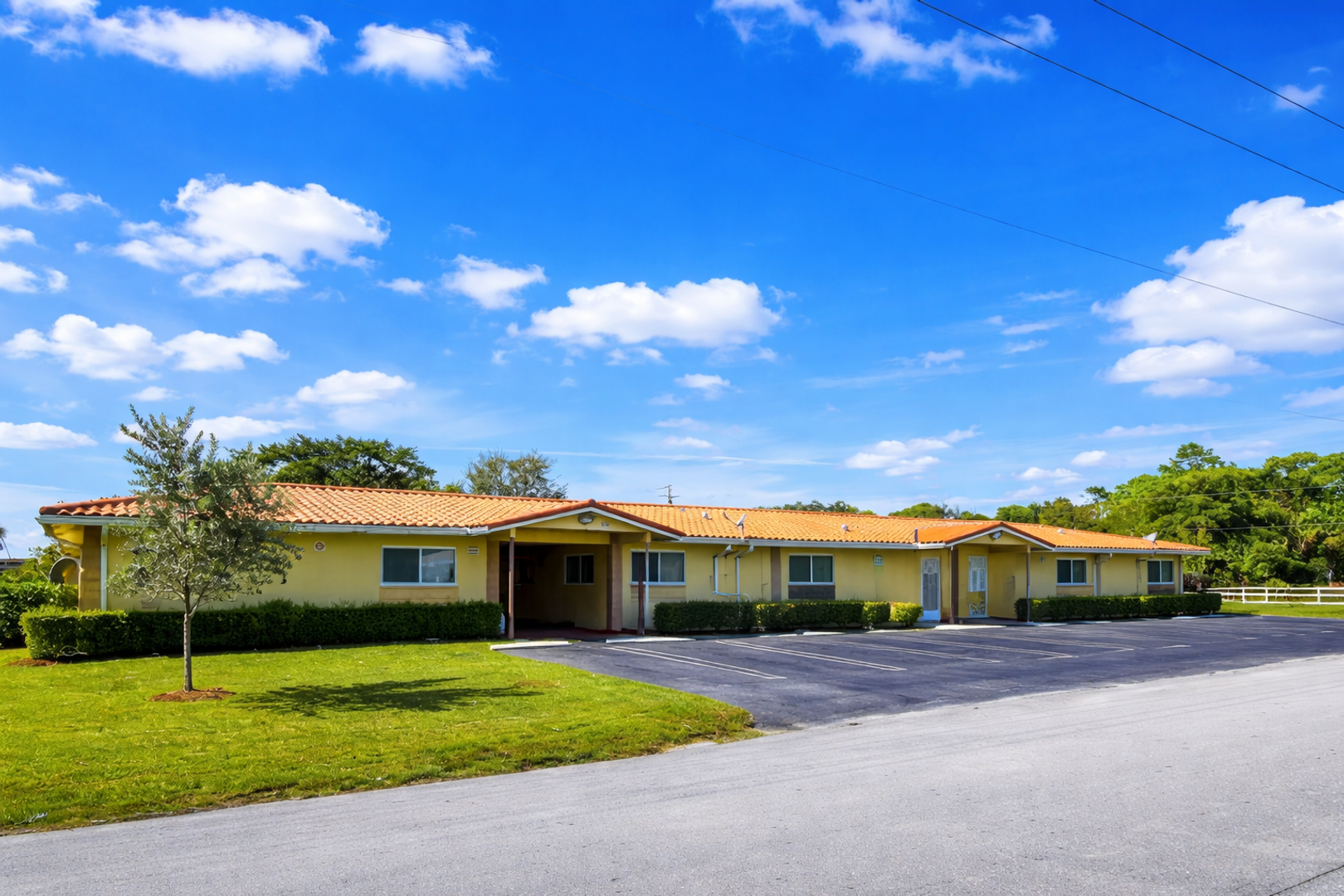 Coral Springs Apartment: 8430 NW 40th St