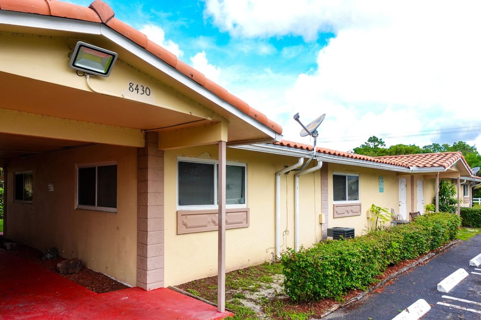 Coral Springs Apartment: 8430 NW 40th St