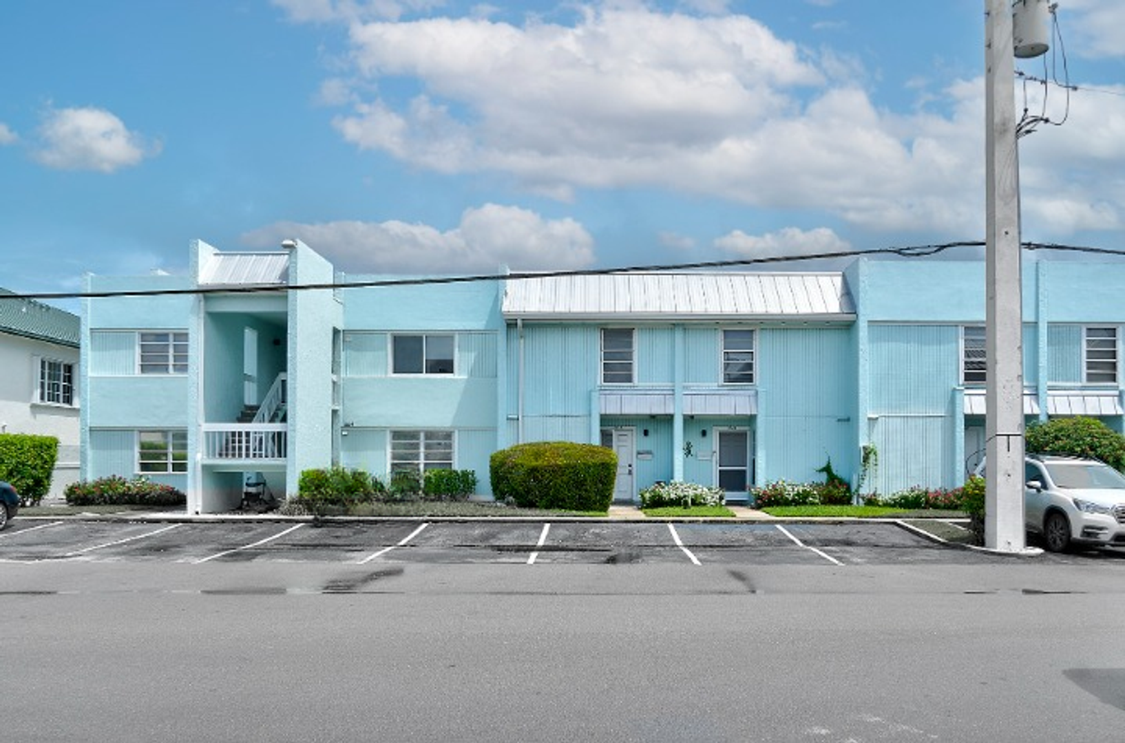 Lighthouse Point Apartment: 3614 NE 21st Ave