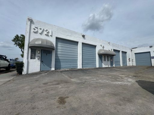 Versatile Warehouse for Rent in Prime location in Hollywood! – photo 1