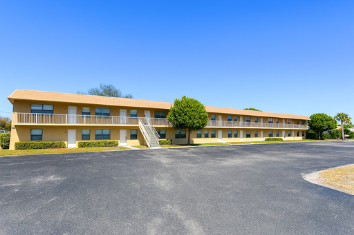 Prime location just a few blocks from the cityplace, Intercoastal, beach, restaurants - The perfect 2/1 in West Palm Beach - Special deposit $995 w/ approved credit!