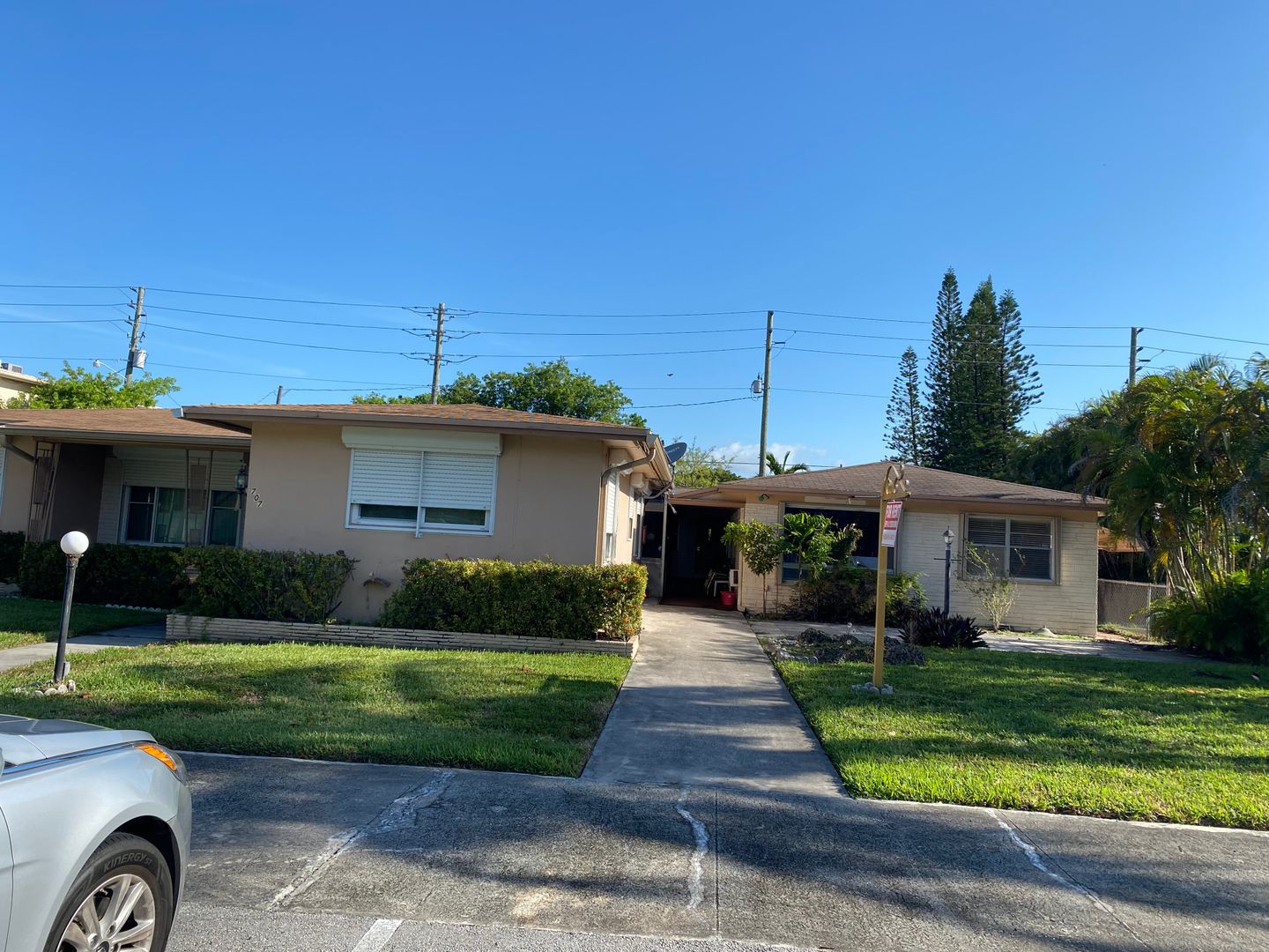 Hallandale Beach Apartment: 707 NE 10 St