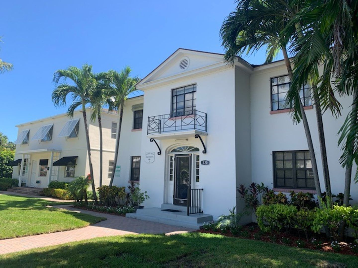 Lake Worth Apartment: 124 N Palmway