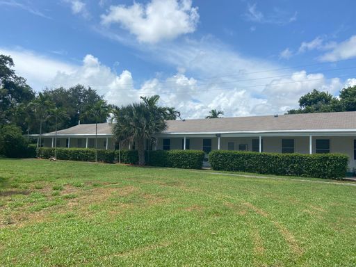 $995 Security Deposit w/ approved credit! The perfect 1/1 with Washer Dryer in unit East Boca Raton by FAU - Amazing location! – photo 1
