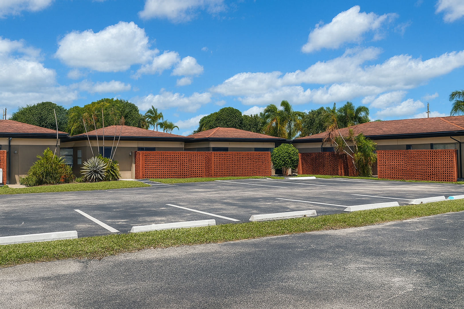 West Palm Beach Apartment: 1755 Forest Hill Blvd