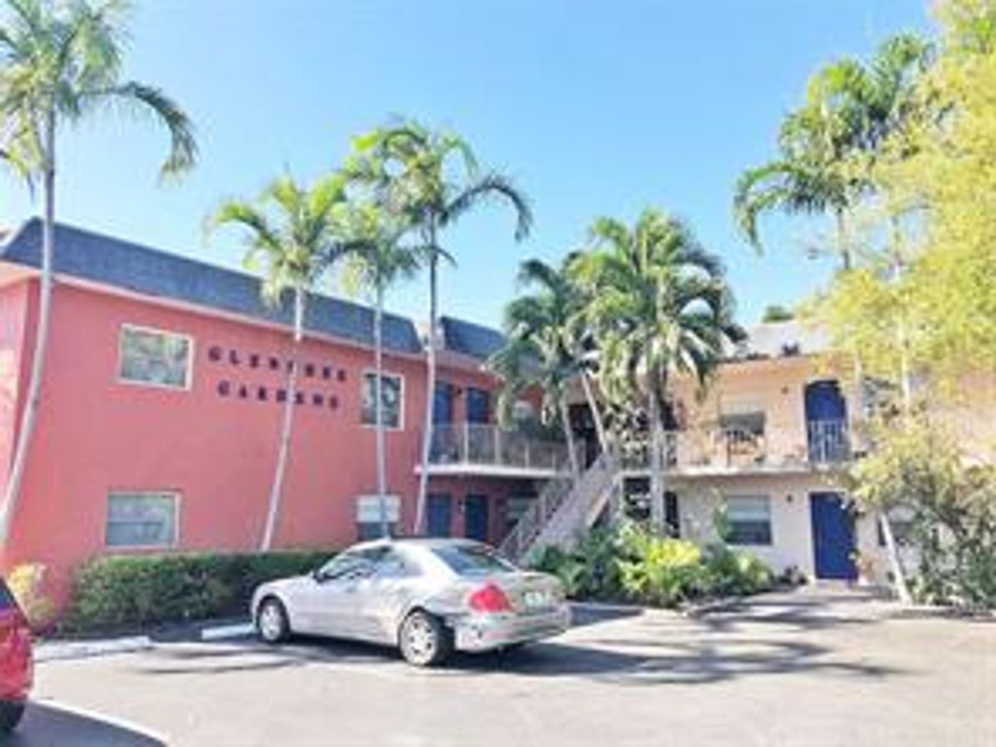 Ft. Lauderdale Apartment: 75 SW 10th St