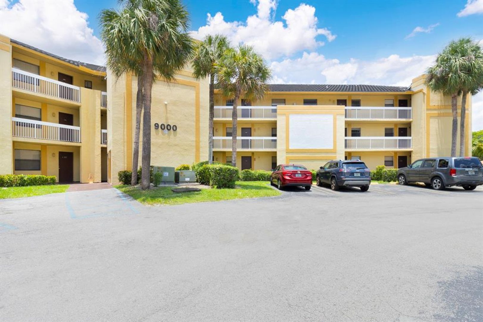 Coral Springs Apartment: 9000 NW 28th Dr