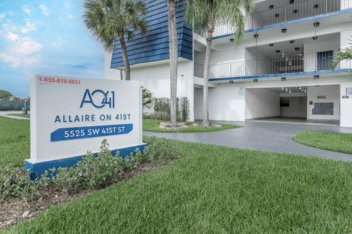 Special Deposit $995 & First Month Free with approved credit! Great neighborhood and location in Pembroke Park – LARGE and SPACIOUS 2/2 with WASHER/DRYER in unit!