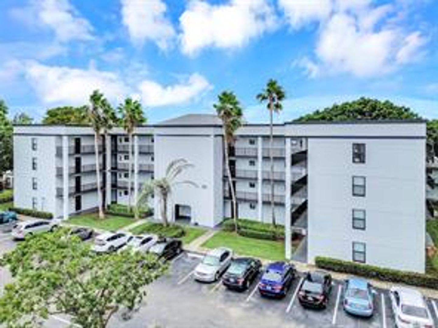 Davie Apartment: 7550 Stirling Rd