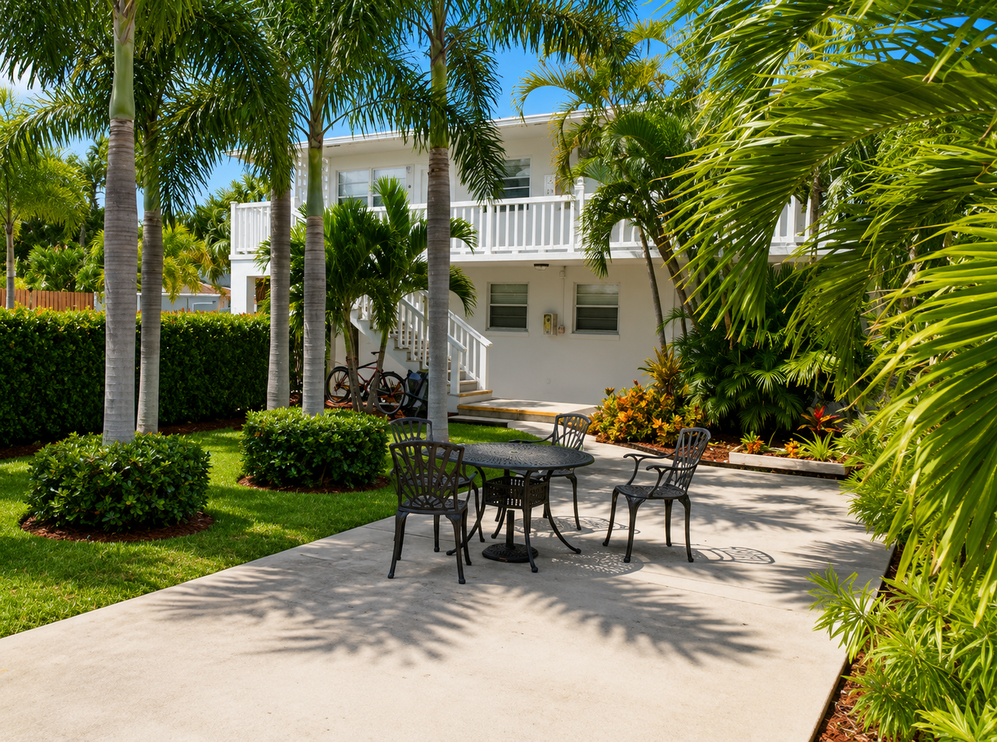Lake Worth Apartment: 225 Ocean Breeze