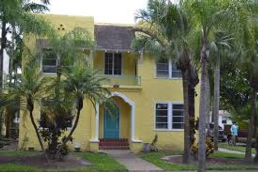 Secure your spacious 1 bed/1 bath in Hollywood with just $995 First full month & $995 Security Deposit with approved credit WASHER and DRYER in unit! – photo 1