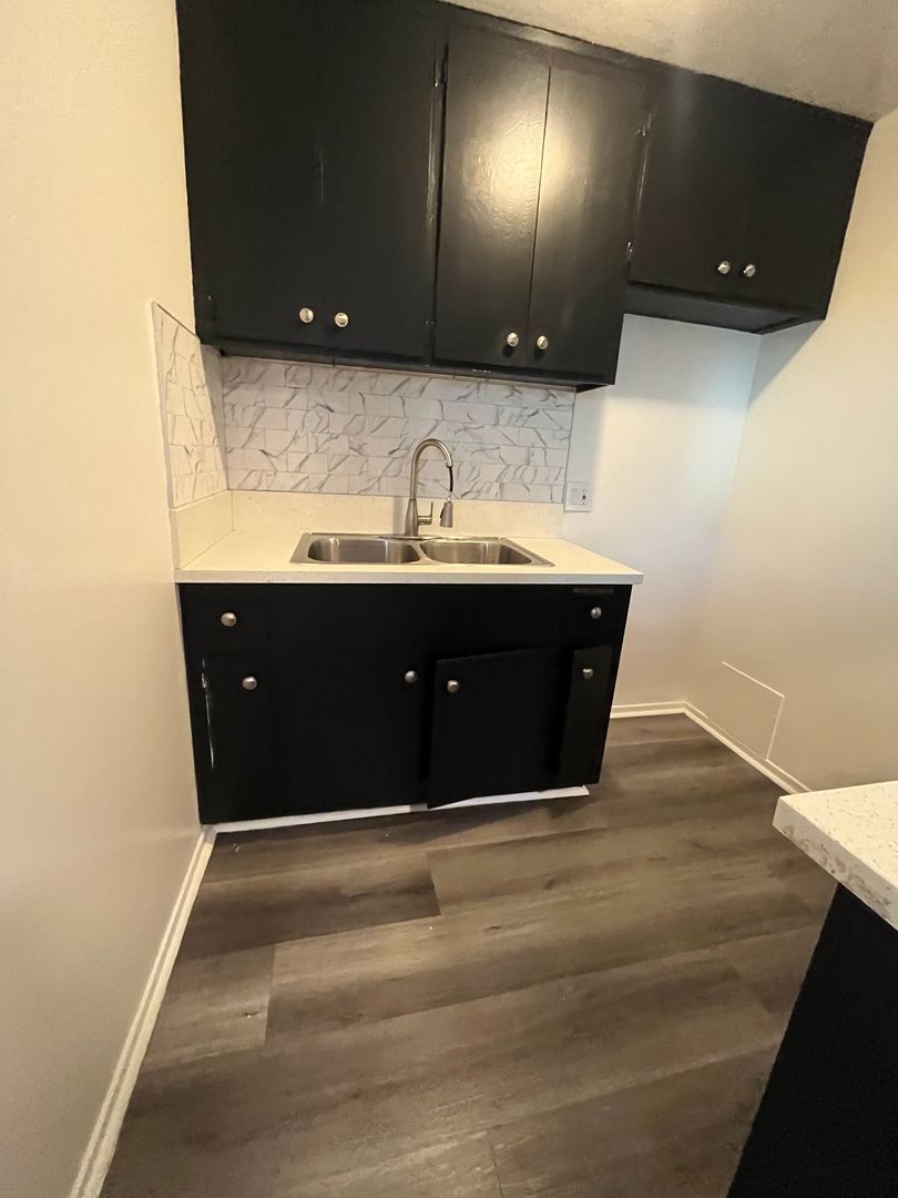 Los Angeles Apartment: 406 Ave 66