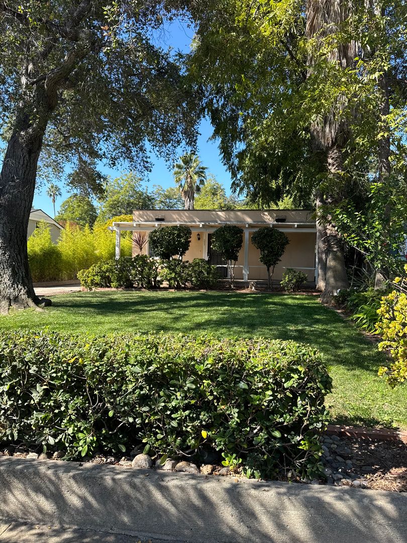 Pasadena Apartment: 1549-1551 Mar Vista