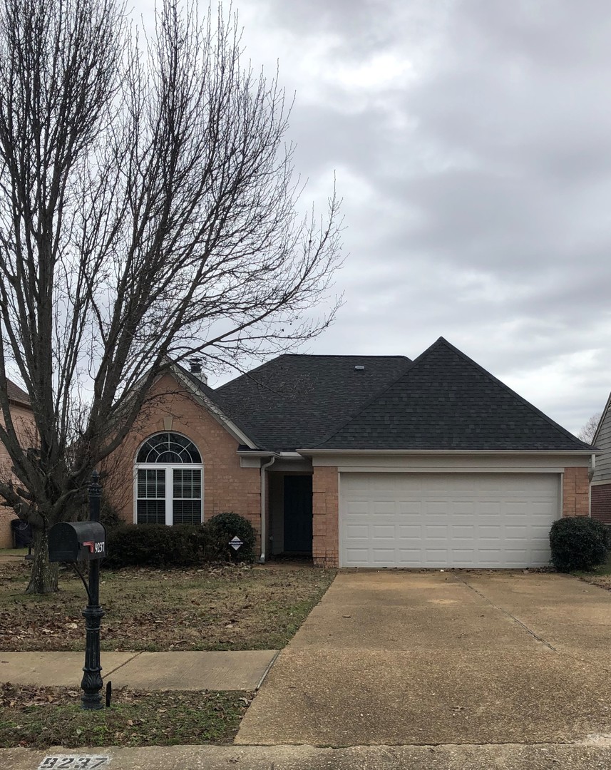 Olive Branch House: 9237 Lakeshore Dr