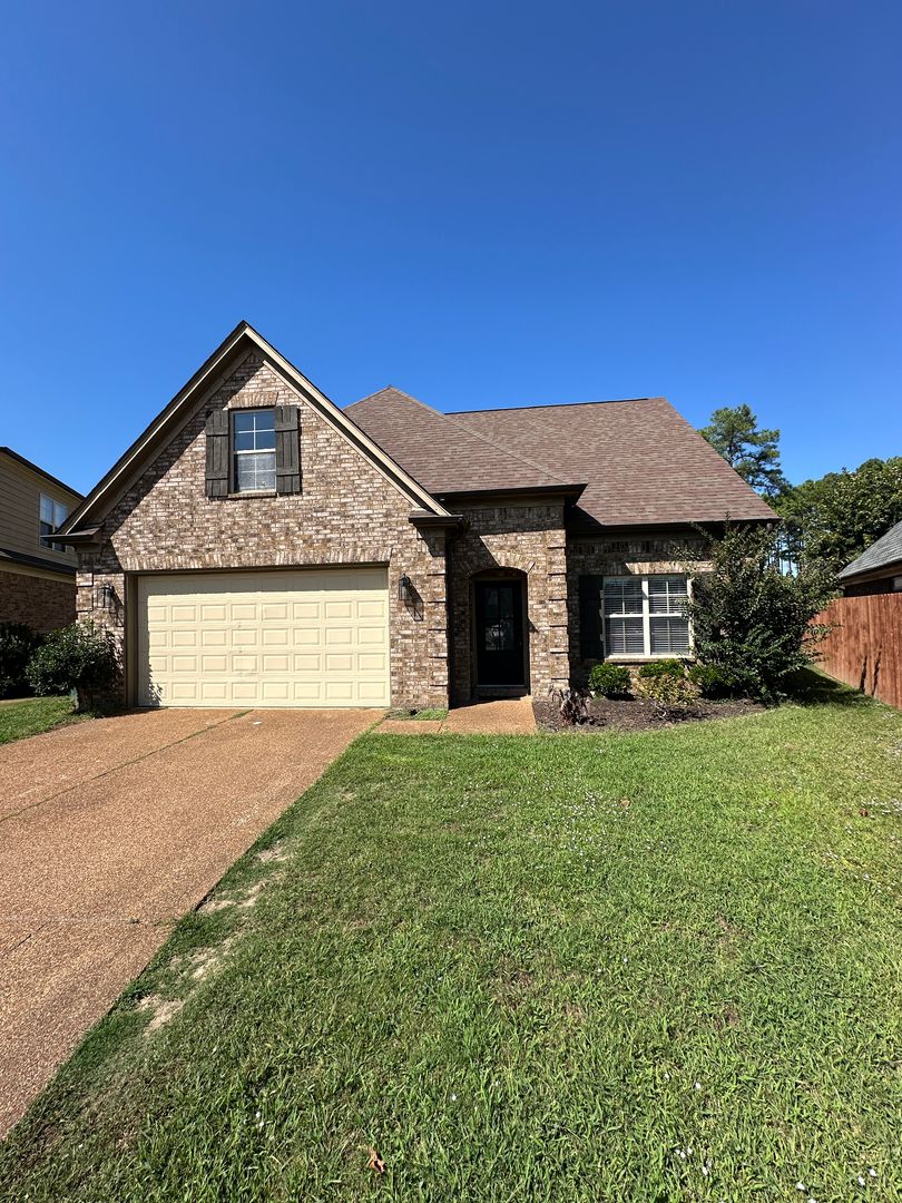 Southaven House: 5813 Bedford Pl