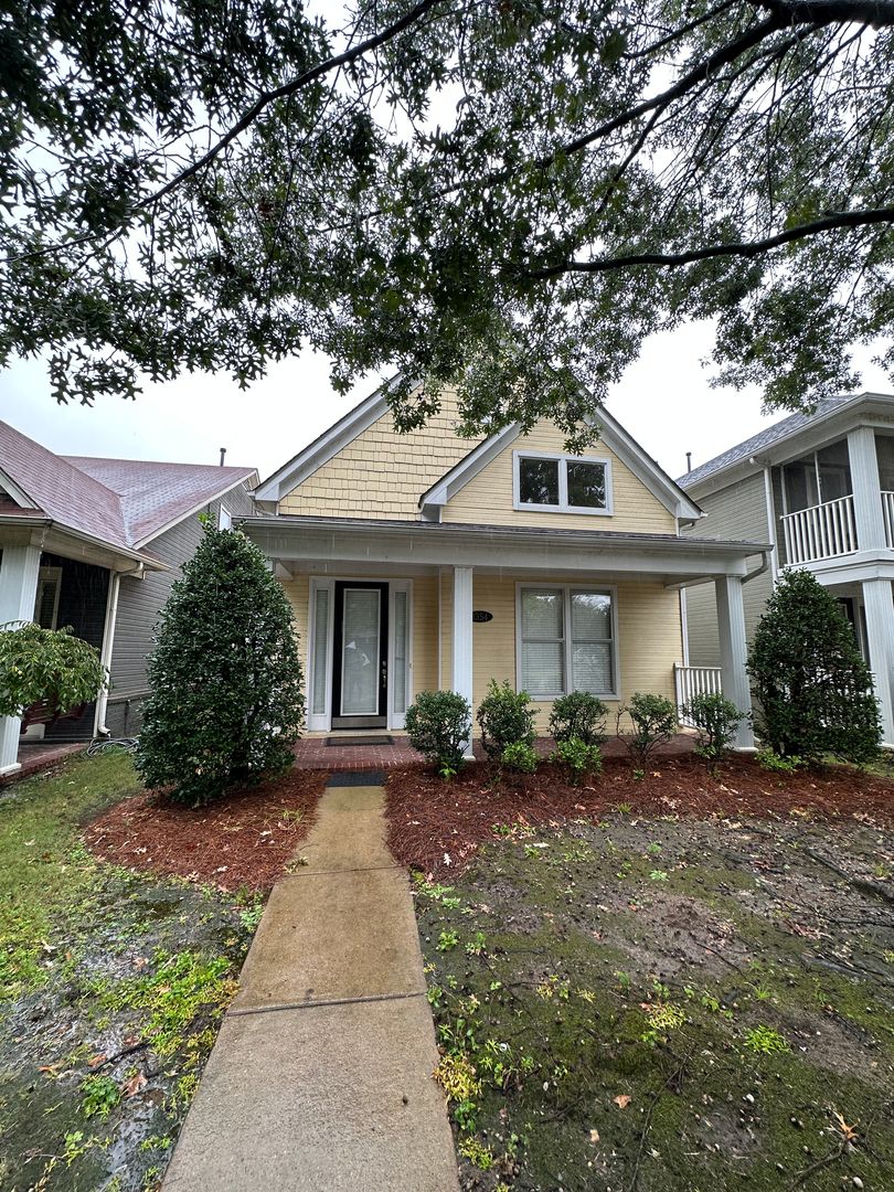 Memphis House: 1354 Island Place