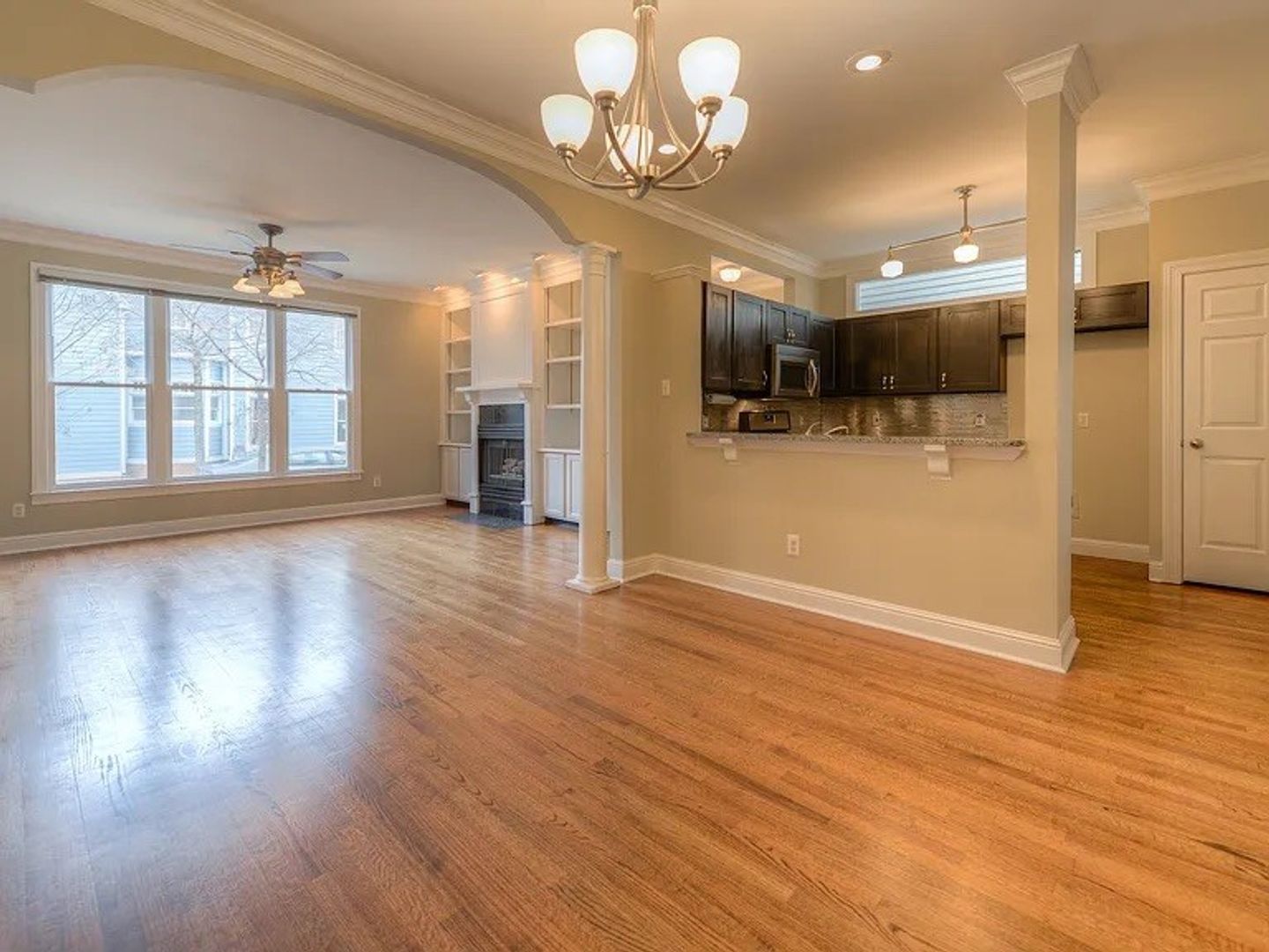 Memphis House: 129 Harbor Ridge Ln S