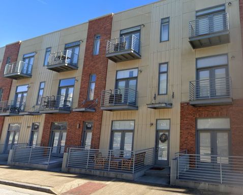 Downtown 3 BR/ 3.5 BA Condo w/ DOUBLE GARAGE! – photo 1