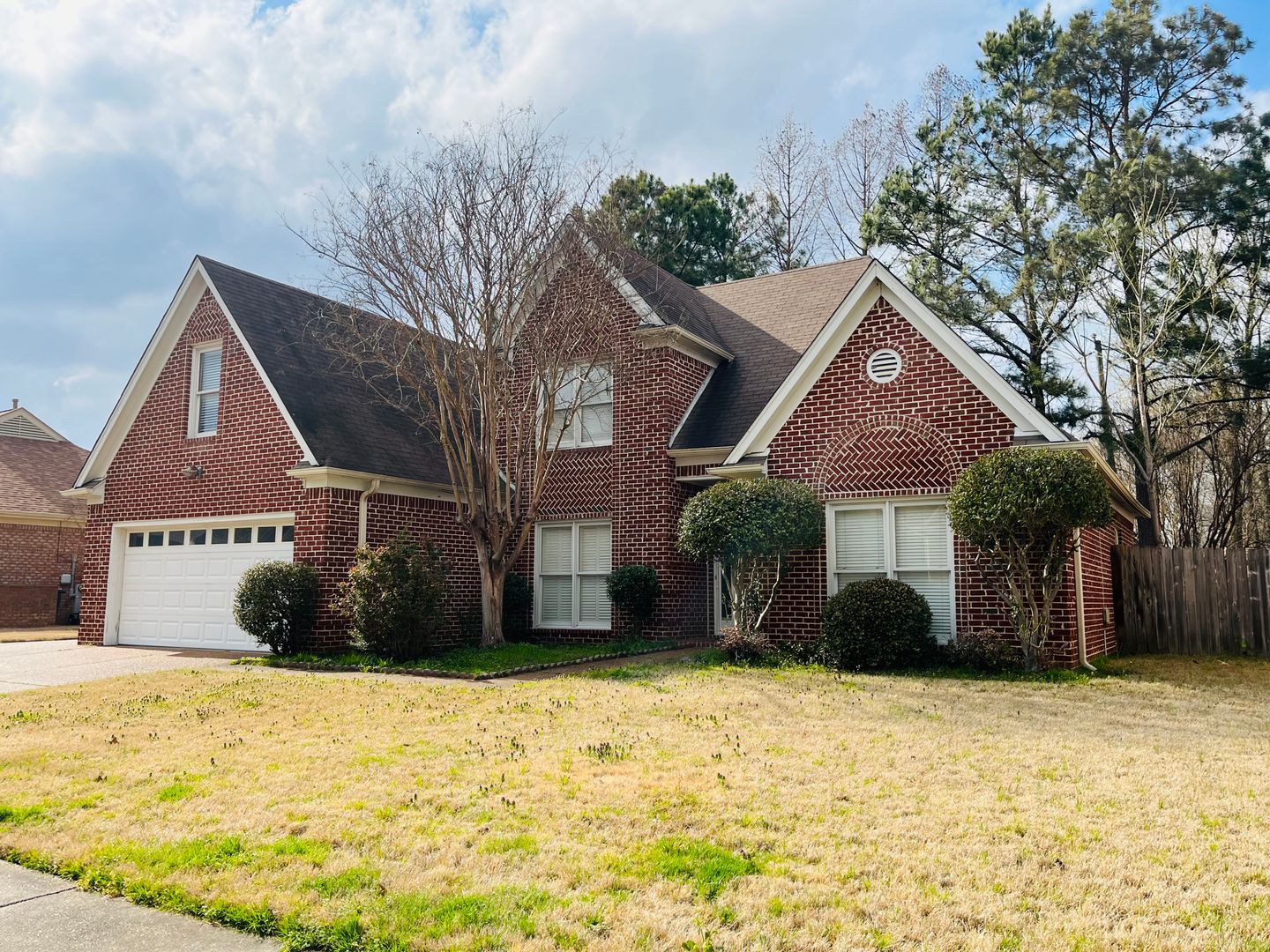 Cordova House: 8570 Meadow Green Dr