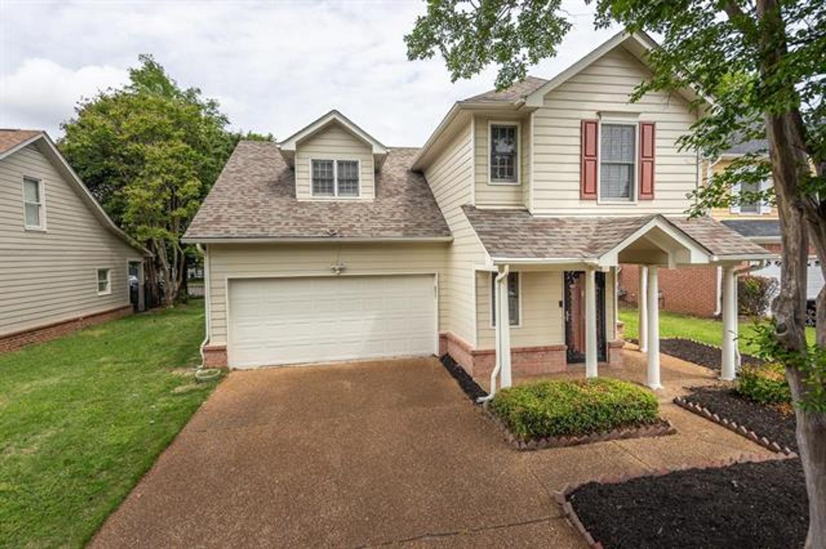 Memphis House: 100 Riverwalk PL