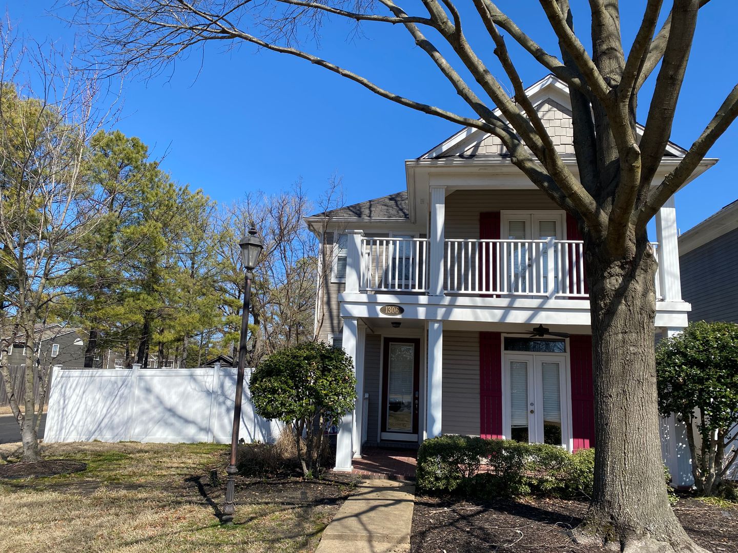 Memphis House: 1306 Isle Point Dr
