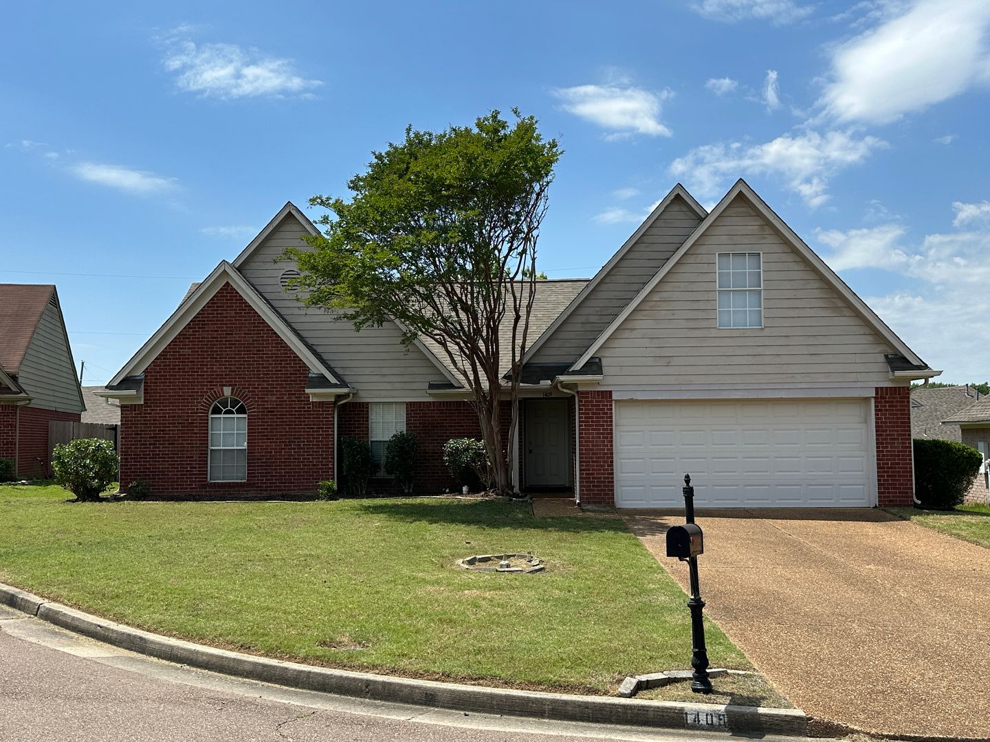 Cordova House: 1409 Brimfield Cove