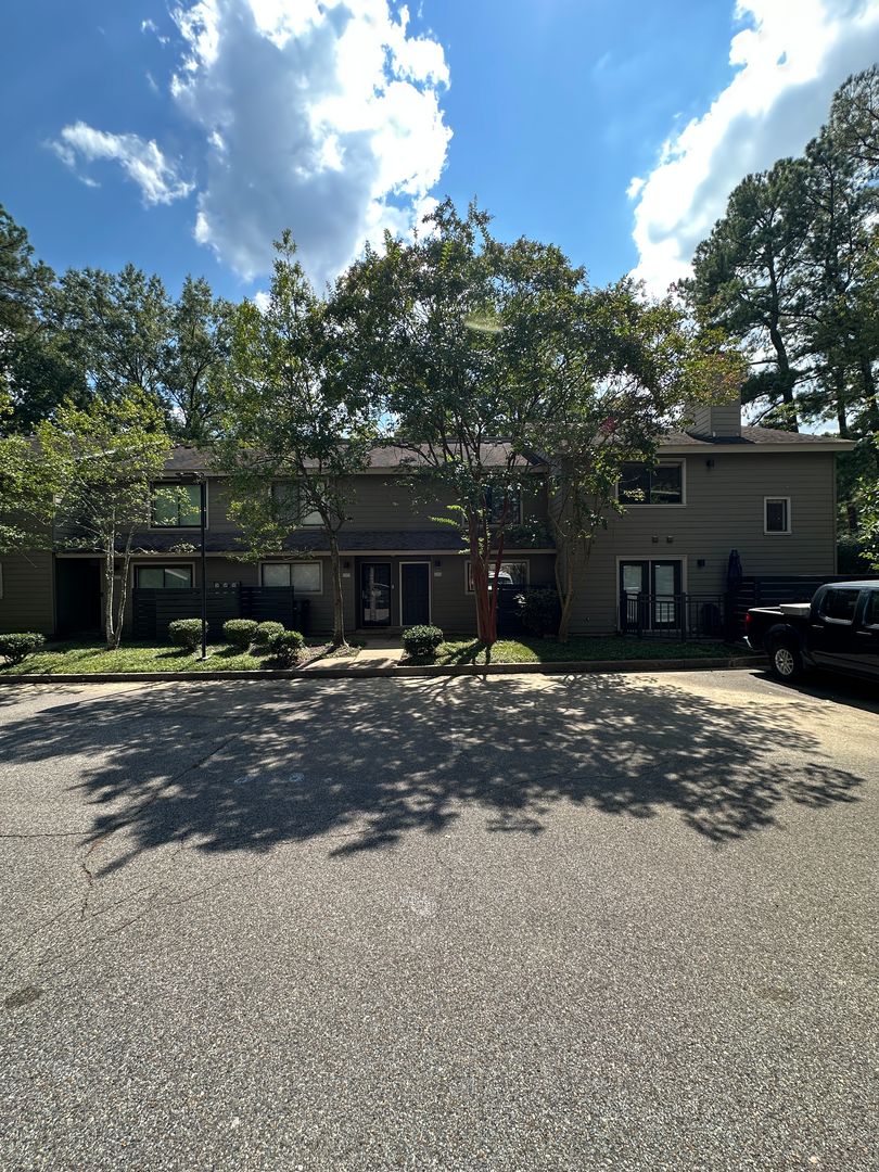 Germantown House: 1837 Gray Ridge Cove #3