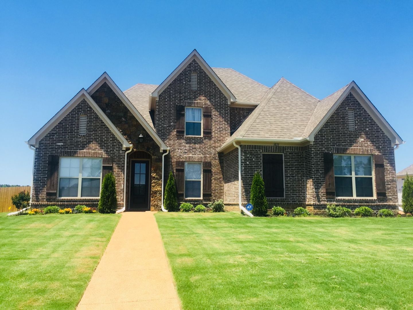 Southaven House: 5877 Shiloh Ln