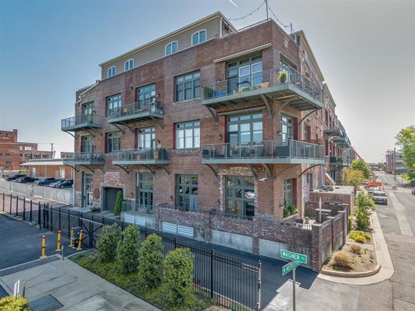 Memphis Condo: 435 S Front # 109