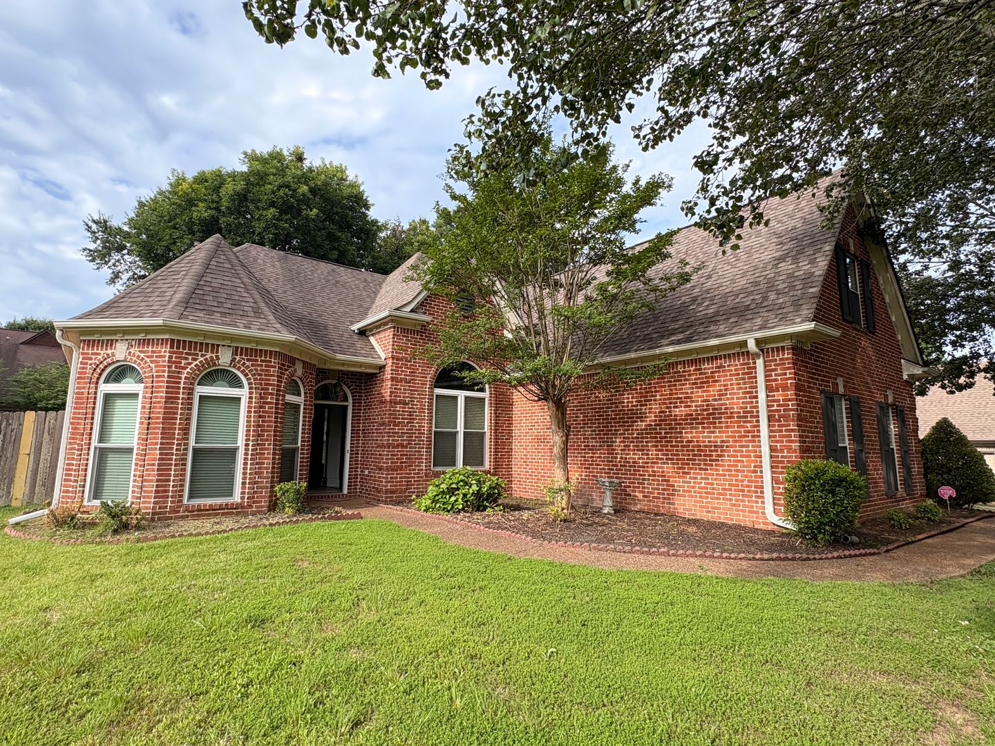 Arlington House: 12321 Afton Place