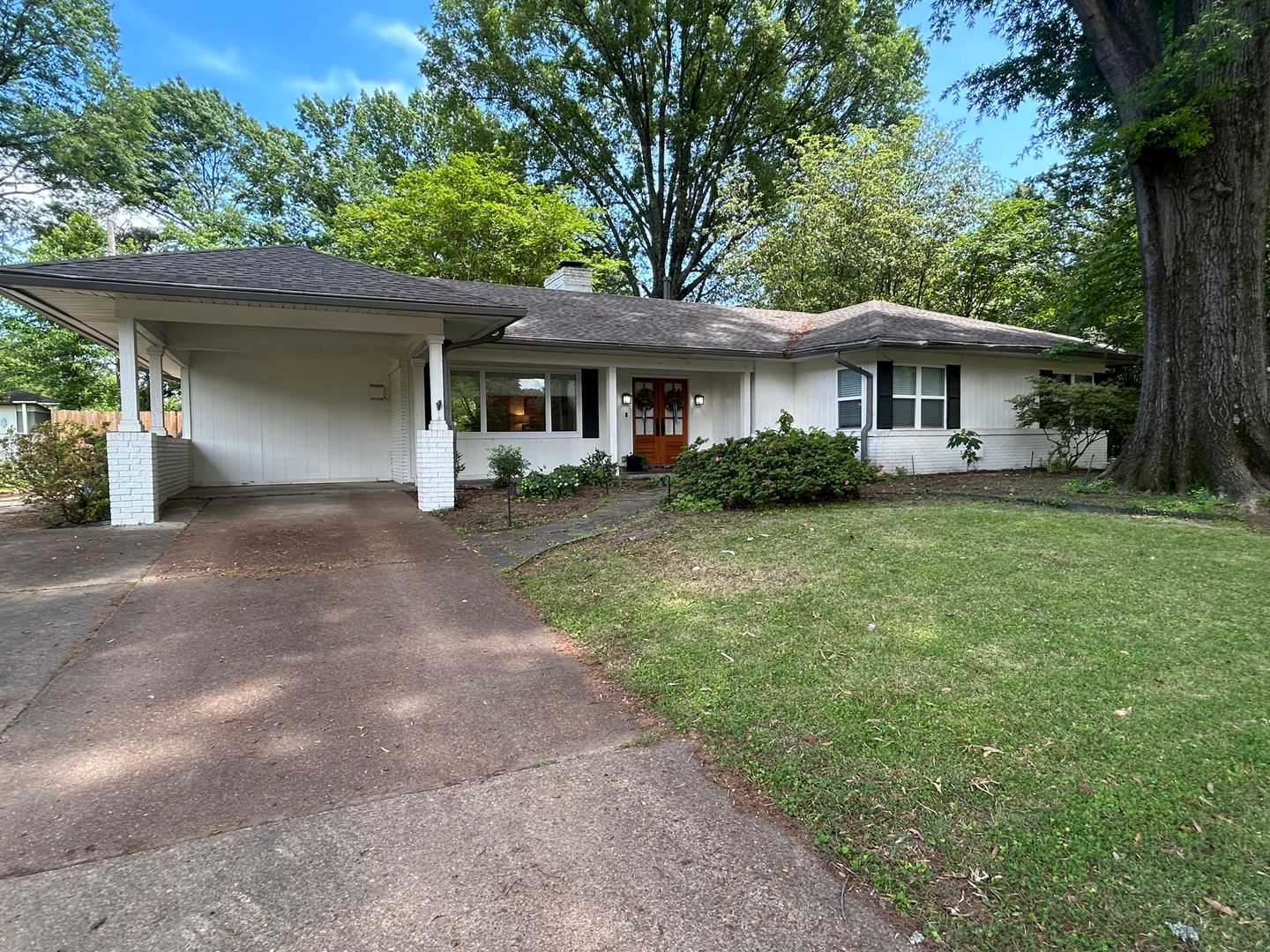 Memphis House: 286 Belhaven Street
