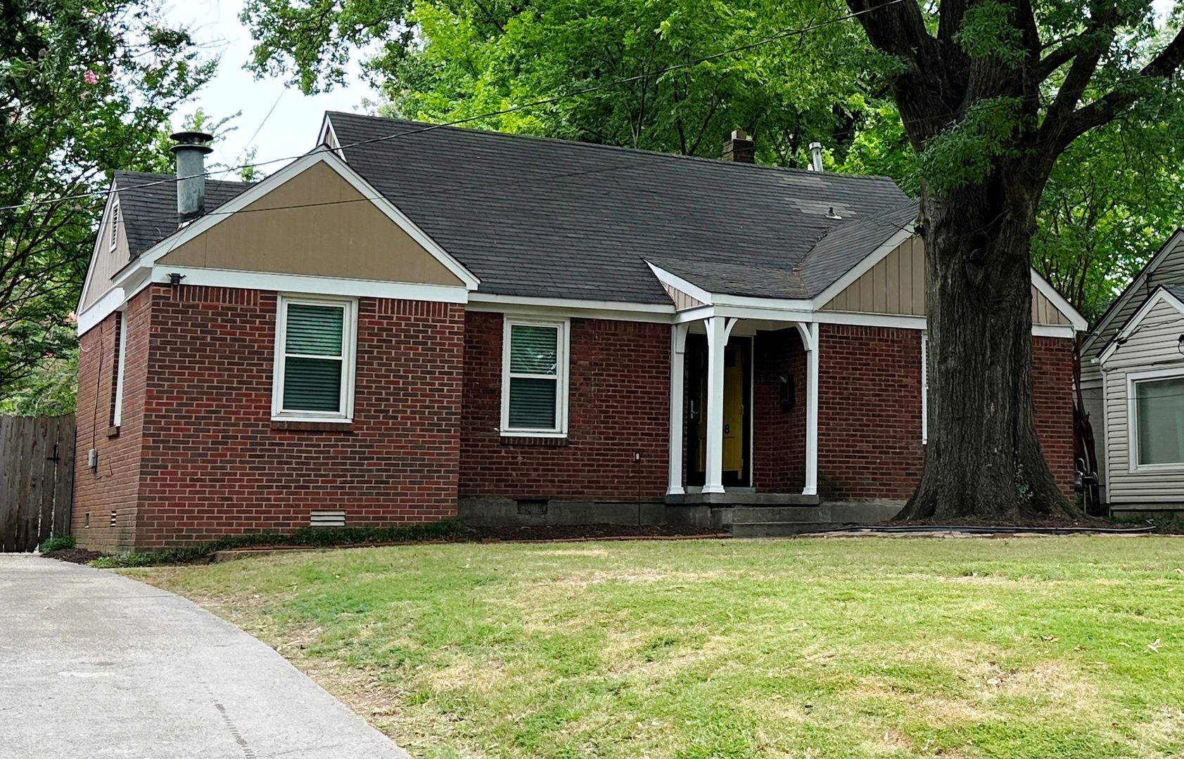 Memphis House: 2888 Midland Ave