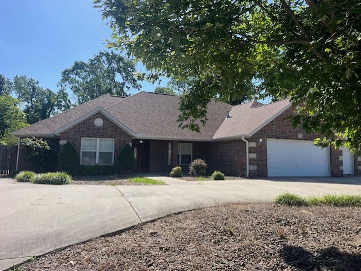 Bentonville House: 503 SW Tunbridge Dr
