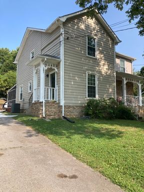 $500 off this desirable Townhome. Move in by 08/15/2026
