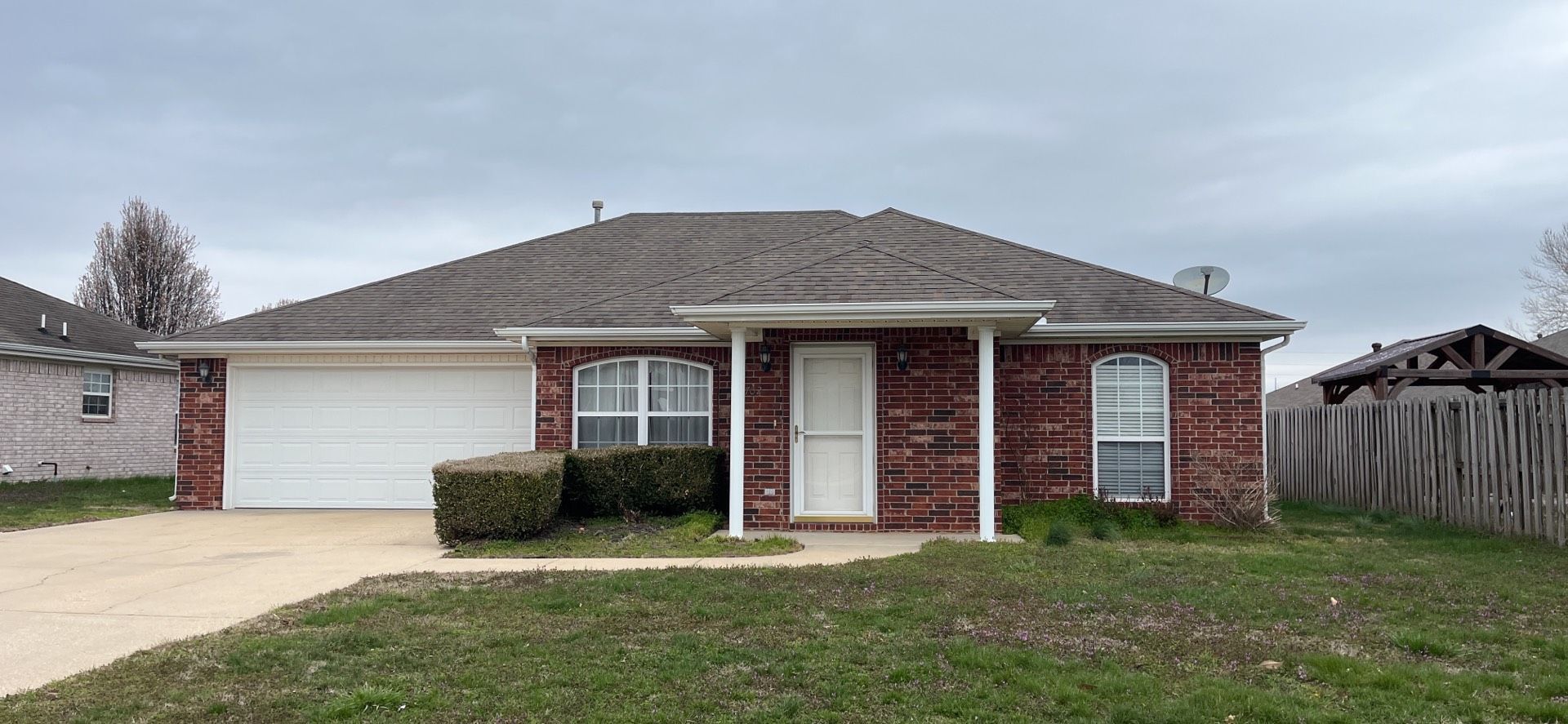 Bentonville House: 3702 SW Moline Ave