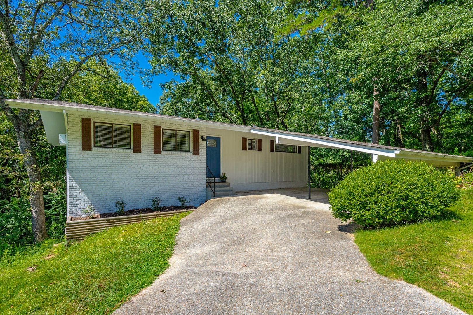 Chattanooga House: 506 Bitsy Lane