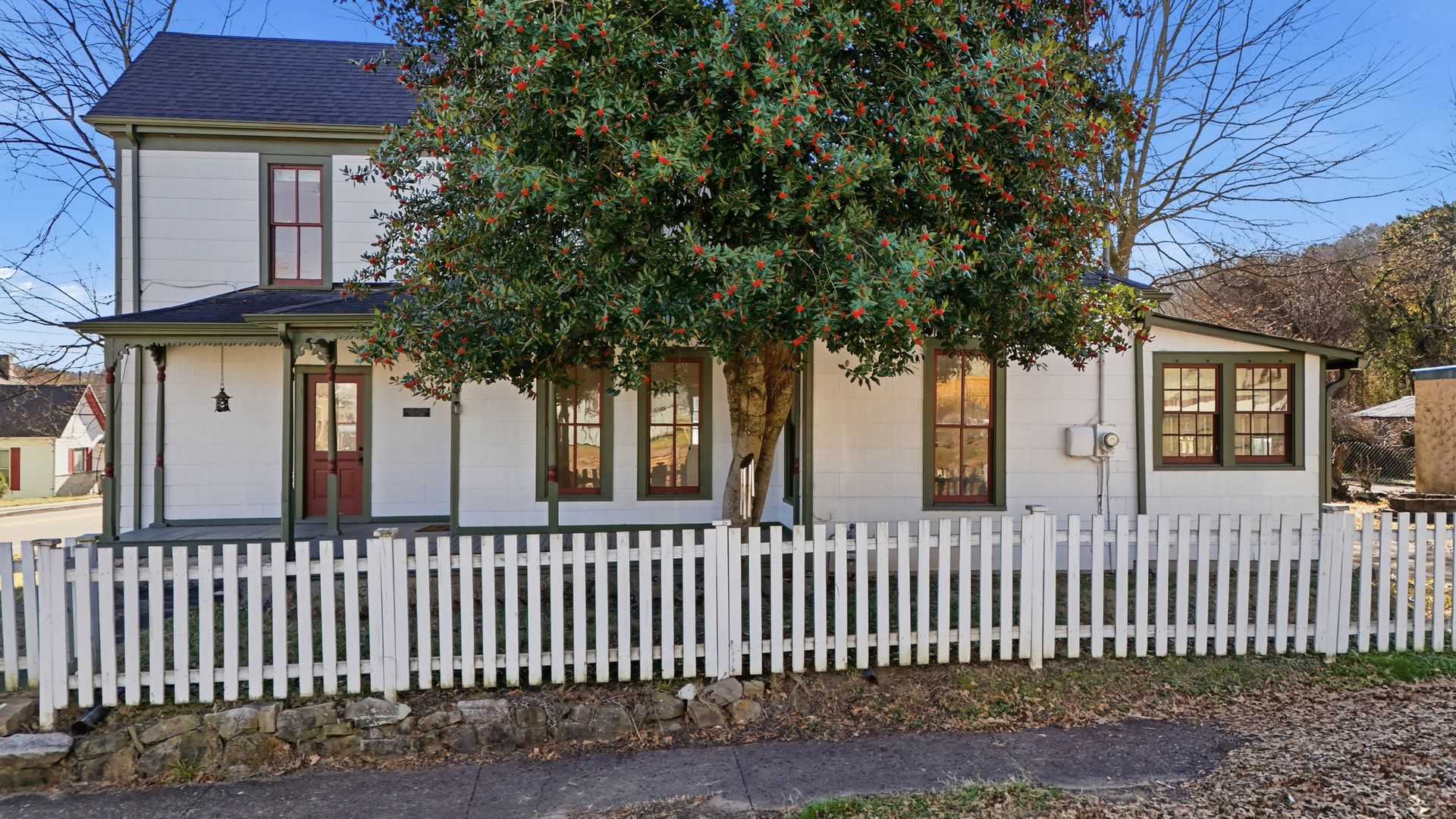 Chattanooga House: 4901 Saint Elmo Ave.