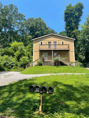 1 Bedroom Duplex! – photo 1
